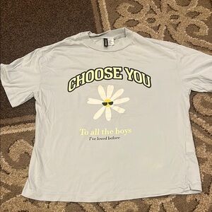 H&M Gray Short Sleeve Tee Casual Graphic Design